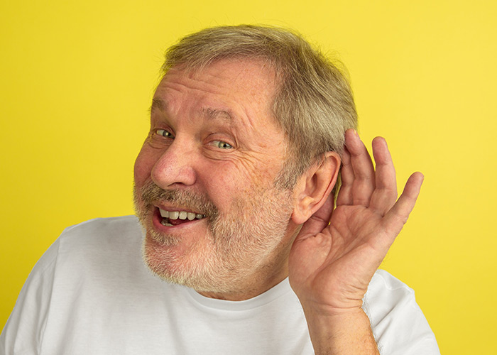 Deficiência auditiva gera impacto com a idade