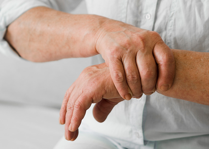 Doença autoimune inflamatória e crônica